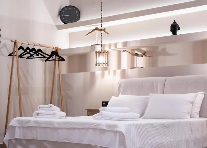 Hayes Syros Эрмуполис