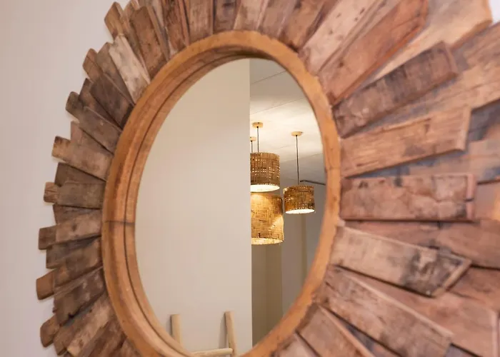 Hayes Syros * Эрмуполис