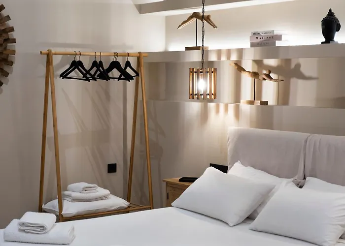 Hayes Syros * Эрмуполис