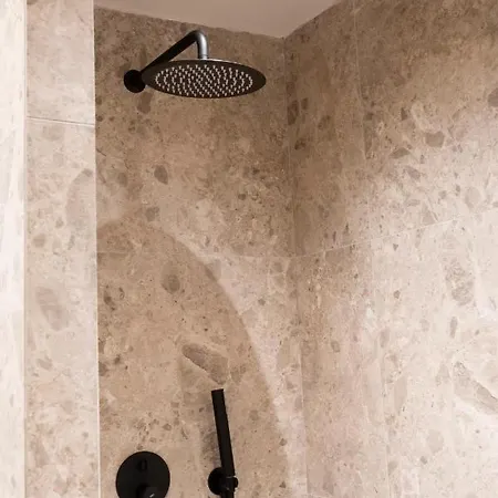 Hayes Syros Apartment *