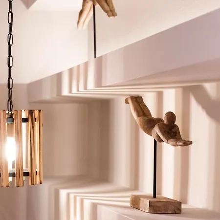 Hayes Syros Apartment